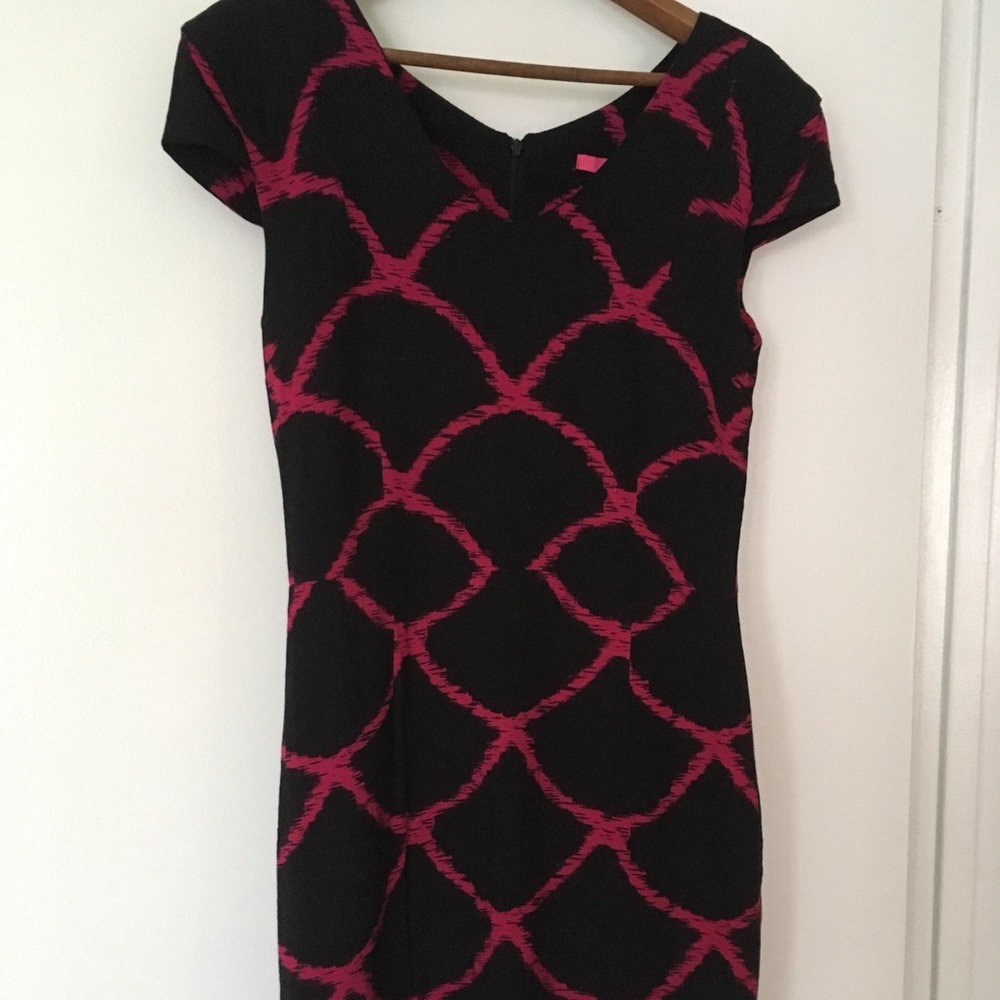 Black & fuchsia little dress